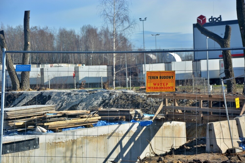 Dzięki sprzyjającym warunkom pogodowym prace przy budowie pierwszego odcinka trasy N-S na północ od DTŚ / fot. Jacek Knapik.