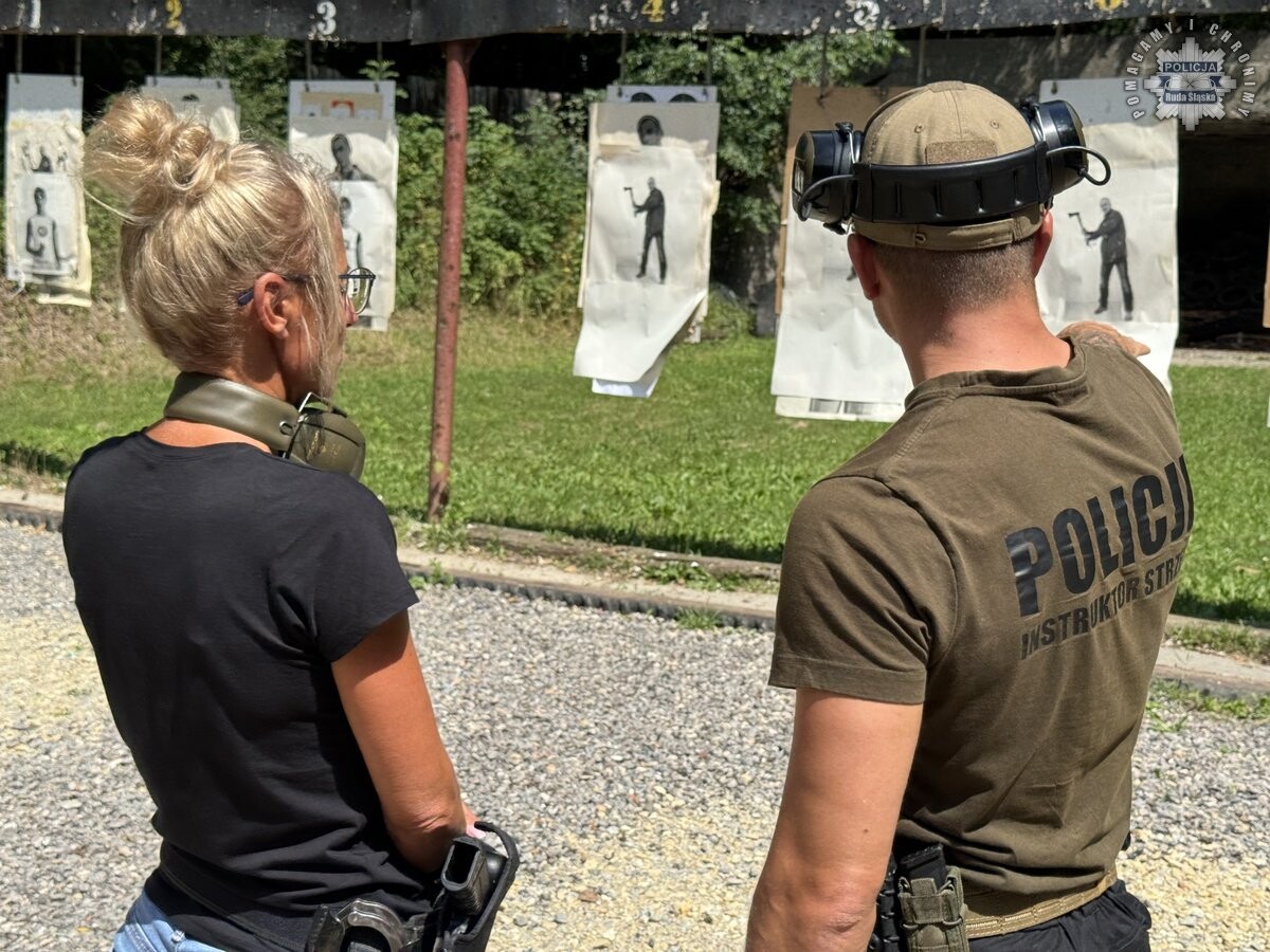 Kolejne treningi strzeleckie rudzkich policjantów. / FOT. KMP Ruda Śląska