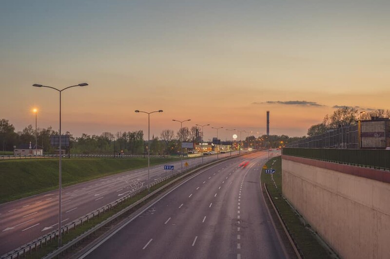 Trwa wymiana oświetlenia na rudzkim odcinku DTŚ. Występują utrudnienia w ruchu