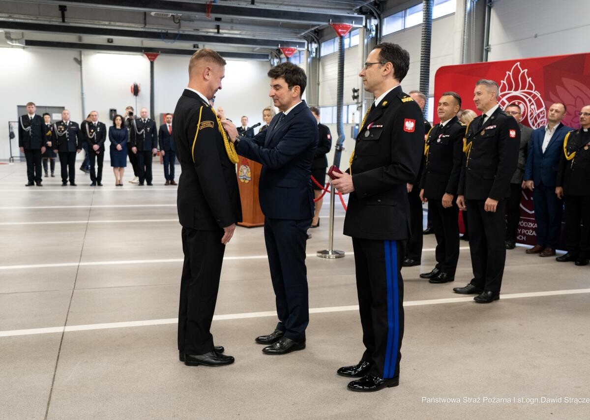 W siedzibie Komendy Miejskiej Państwowej Straży Pożarnej w Rudzie Śląskiej odbyła się wyjątkowa uroczystość z okazji Wojewódzkich Obchodów Narodowego Święta Niepodległości / fot. st. ogn. Dawid Strączek