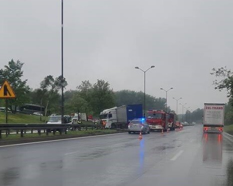 UWAGA KIEROWCY!  DTŚ w kierunku Katowic ZABLOKOWANA!