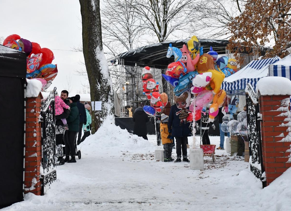 V Jarmark Bożonarodzeniowy przy kościele pw. Matki Bożej Różańcowej / fot. Jacek D. Knapik