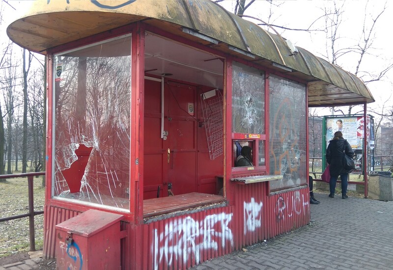 Wiata na Odrodzenia straszy i stwarza zagrożenie