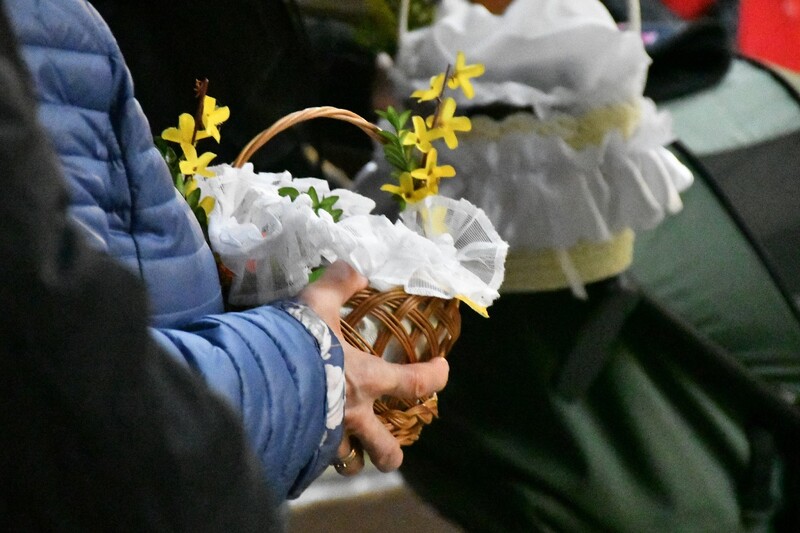 Wielkanoc 2023. Rudzianie ze święconką odwiedzili kościoły [ZDJĘCIA]