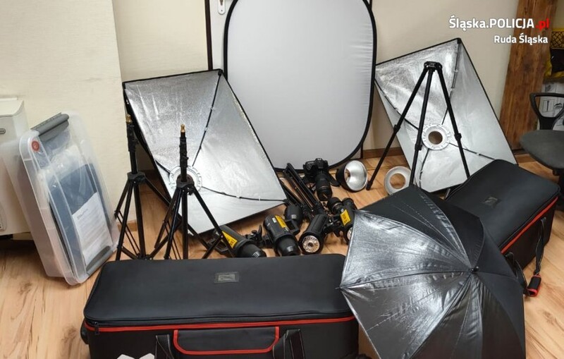 Włamywacz ukradł z piwnicy sprzęt fotograficzny i muzyczny. 33-latek zatrzymany