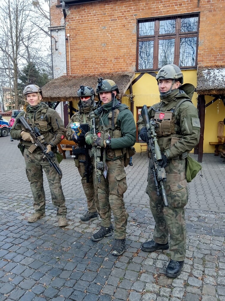 W Rudzie Śląskiej na ulice miasta wyruszyło około 450 wolontariuszy, aby zebrać fundusze, które przeznaczone zostaną na zakup sprzętu do walki z sepsą.

fot. Sztaby WOŚP w Rudzie Śląskiej