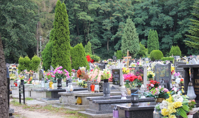 Wszystkich Świętych w Rudzie Śląskiej. Zmiany w organizacji ruchu, kwesty, komunikacja