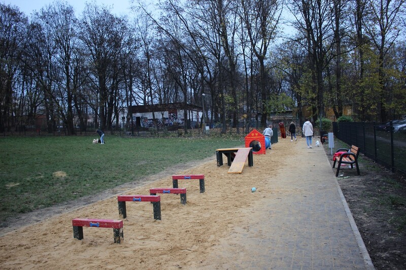 Wybieg dla psów, zmodernizowane place zabaw - kolejne inwestycje obywatelskie wykonane!