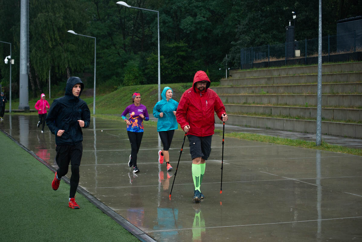 Dzielni uczestnicy zgromadzili się na Burloch Arenie, by wspólnie uczcić Śląskie Obchody Dnia Zdrowia Psychicznego / fot. Natalia Salwiczek