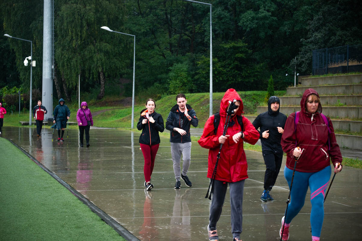 Dzielni uczestnicy zgromadzili się na Burloch Arenie, by wspólnie uczcić Śląskie Obchody Dnia Zdrowia Psychicznego / fot. Natalia Salwiczek