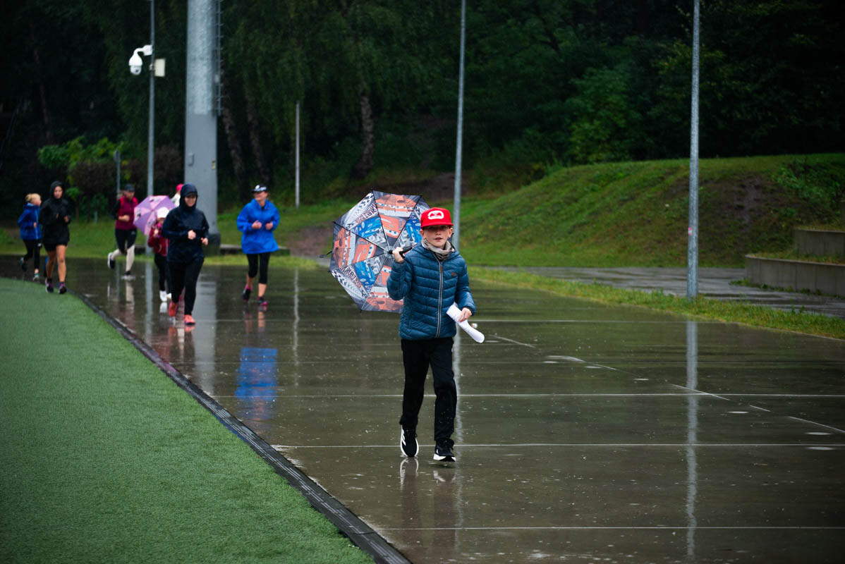 Dzielni uczestnicy zgromadzili się na Burloch Arenie, by wspólnie uczcić Śląskie Obchody Dnia Zdrowia Psychicznego / fot. Natalia Salwiczek
