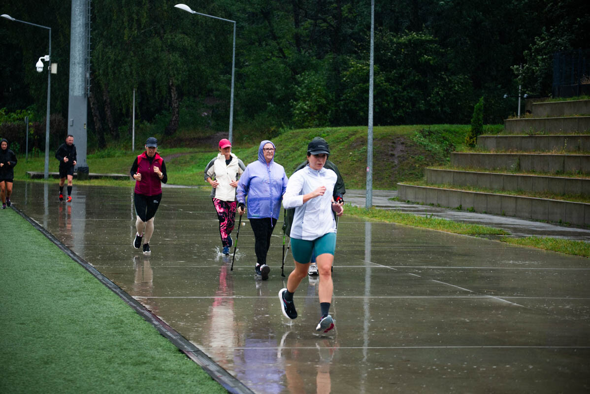Dzielni uczestnicy zgromadzili się na Burloch Arenie, by wspólnie uczcić Śląskie Obchody Dnia Zdrowia Psychicznego / fot. Natalia Salwiczek