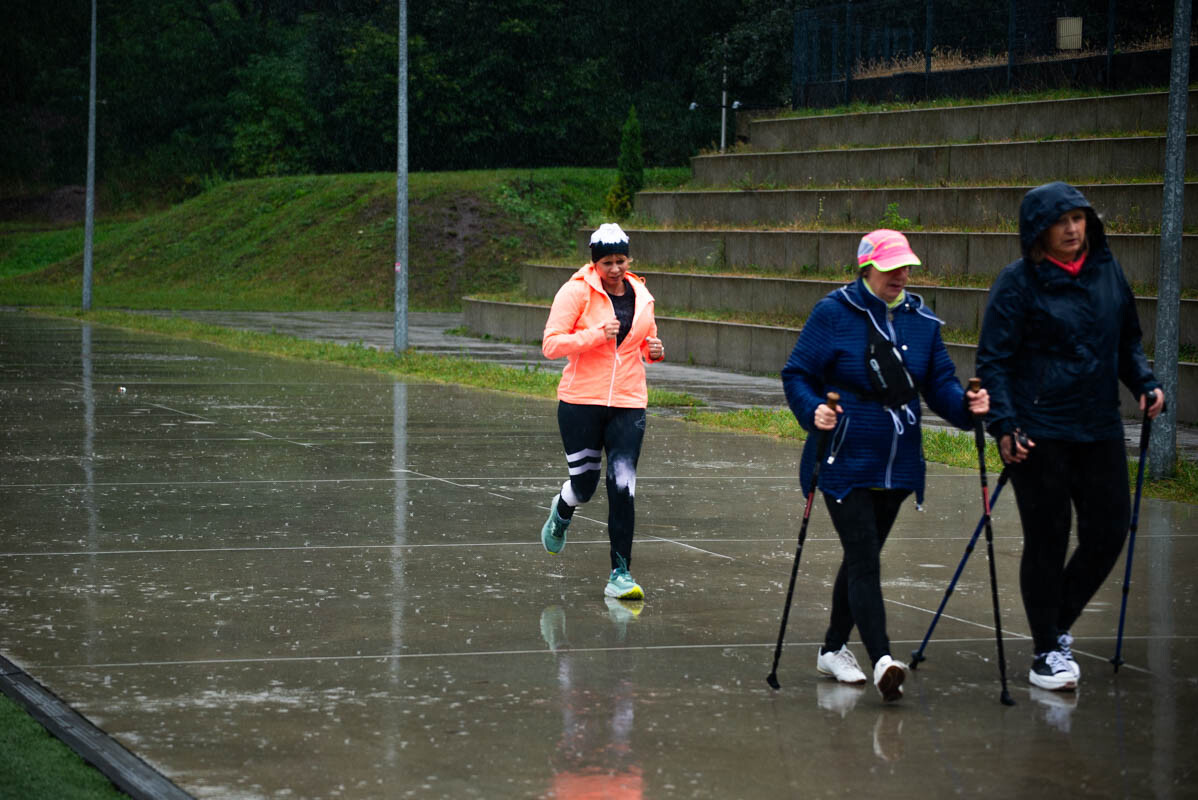 Dzielni uczestnicy zgromadzili się na Burloch Arenie, by wspólnie uczcić Śląskie Obchody Dnia Zdrowia Psychicznego / fot. Natalia Salwiczek