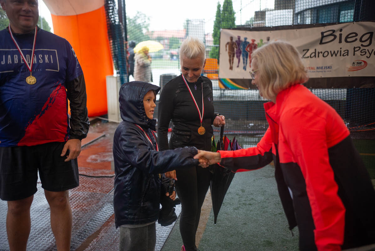 Dzielni uczestnicy zgromadzili się na Burloch Arenie, by wspólnie uczcić Śląskie Obchody Dnia Zdrowia Psychicznego / fot. Natalia Salwiczek