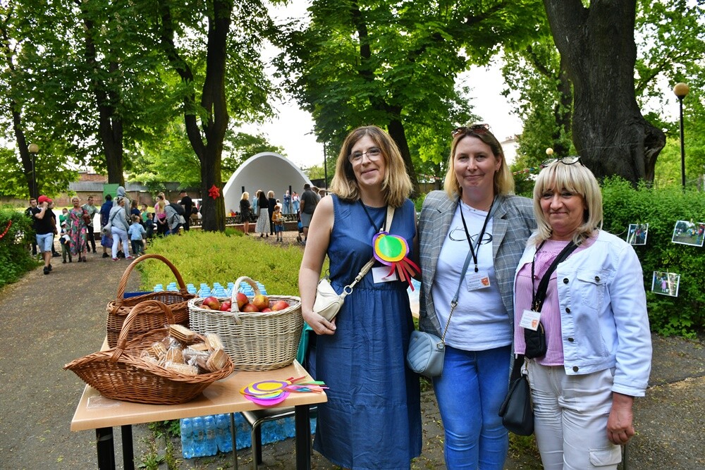 We wtorek, 30 maja w ramach obchodów Metropolitalnego Święta Rodziny pod hasłem "Rodzina – forum dialogu", w ogrodach Śląskiego Teatru Impresaryjnego odbył się XIII Festyn Rodzin Zastępczych.

fot. Jacek Knapik
