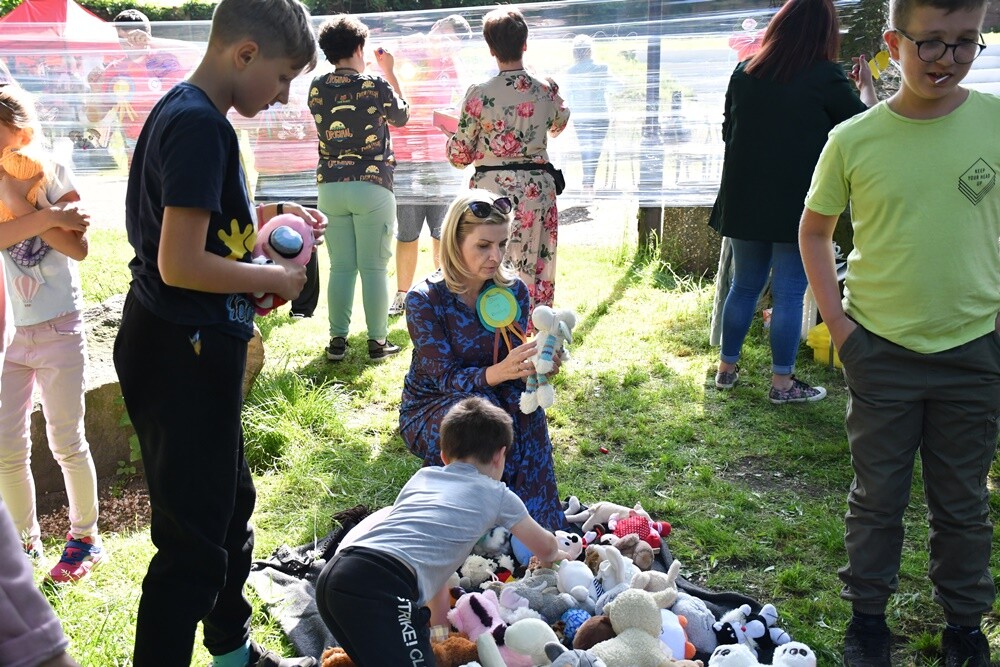 We wtorek, 30 maja w ramach obchodów Metropolitalnego Święta Rodziny pod hasłem "Rodzina – forum dialogu", w ogrodach Śląskiego Teatru Impresaryjnego odbył się XIII Festyn Rodzin Zastępczych.

fot. Jacek Knapik