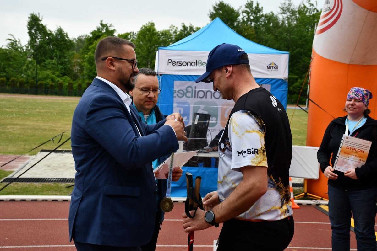Za nami jubileuszowa, XX edycja Memoriału Radnego Jana Koniecznego, która przyciągnęła wielu pasjonatów biegania oraz marszów nordic walking.