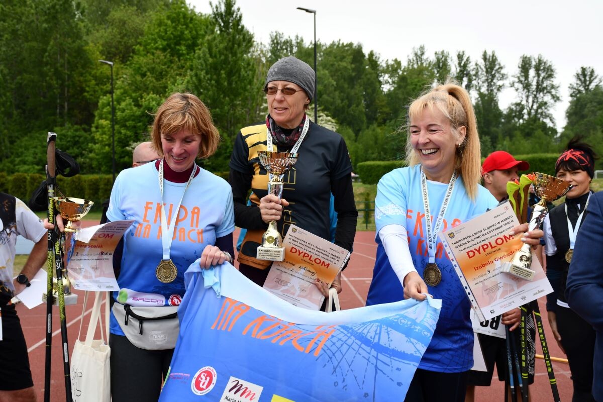 Za nami jubileuszowa, XX edycja Memoriału Radnego Jana Koniecznego, która przyciągnęła wielu pasjonatów biegania oraz marszów nordic walking.