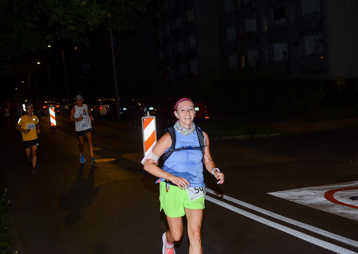 Kolejna odsłona Rudzkiego Półmaratonu Industrialnego za nami. Kilkuset zawodników ruszyło na nocną trasę ulicami naszego miasta, by zmierzyć się z połową królewskiego dystansu. Mamy zdjęcia!