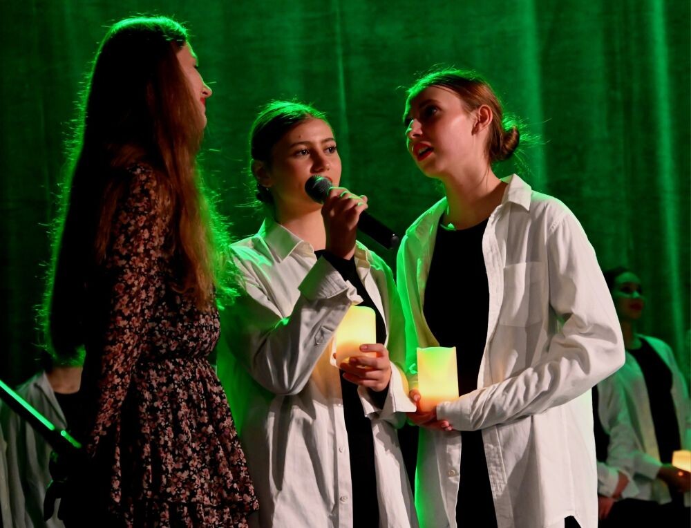 Zaduszki Artystyczne – chwile wzruszeń i zadumy w bielszowickim Domu Kultury/fot. FB Michał Pierończyk