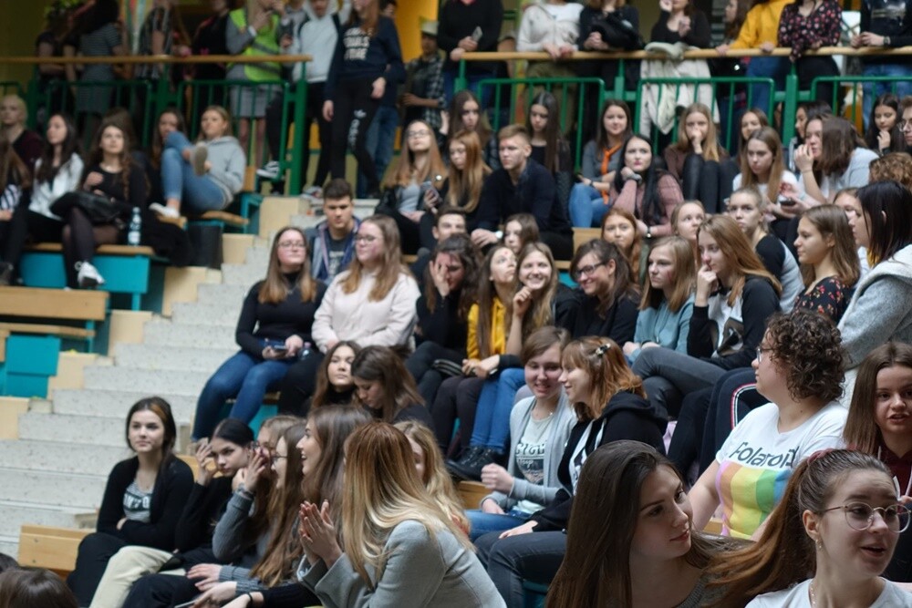 W III LO im. Jana Pawła II w Rudzie Śląskiej w ubiegły piątek, odbyła się żakinada. W zabawie wzięli udział uczniowie klas trzecich.