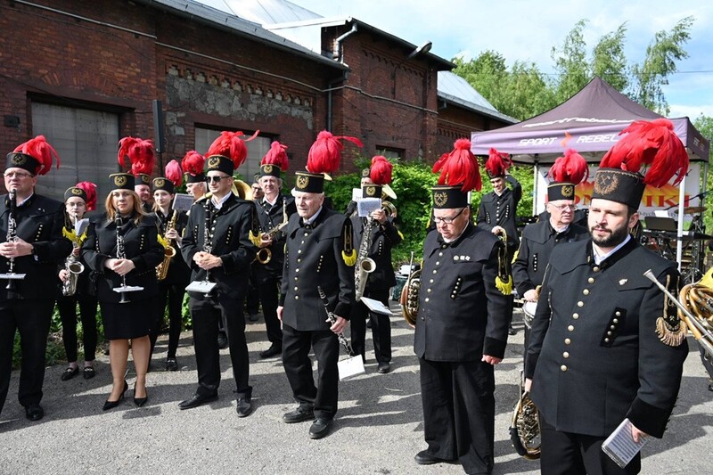 Zakończenie lipcowych koncertów w Ogrodzie ŚTI: Orkiestra Dęta KWK Pokój na scenie