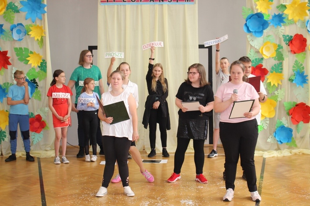 XIX Tydzień Godności Osób z Niepełnosprawnościami dobiegł końca. Ostatnie spotkanie miało miejsce w Szkole Podstawowej nr 11. Były występy artystyczne, konkursy i loteria.

fot. UM Ruda Śląska