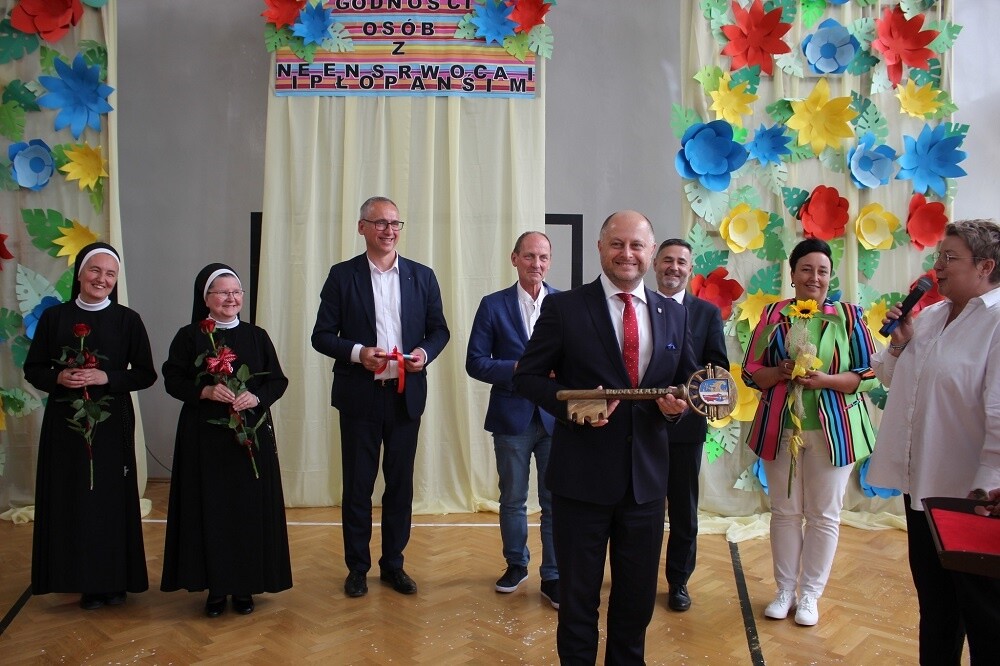 XIX Tydzień Godności Osób z Niepełnosprawnościami dobiegł końca. Ostatnie spotkanie miało miejsce w Szkole Podstawowej nr 11. Były występy artystyczne, konkursy i loteria.

fot. UM Ruda Śląska