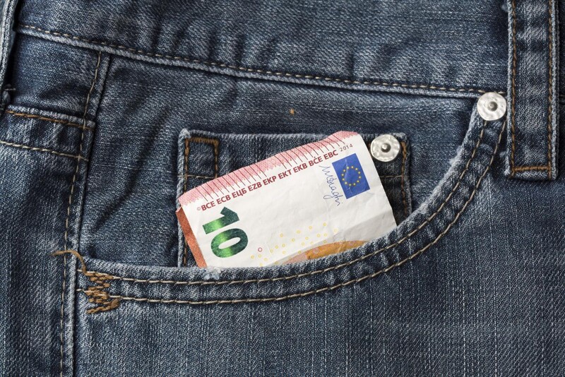 Zakupy odzieżowe w Niemczech? Kup taniej euro i oszczędzaj