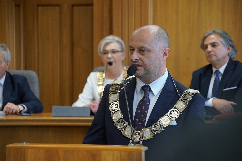 Michał Pierończyk prezydentem Rudy Śląskiej! Dzisiaj podczas uroczystej sesji Rady Miasta odbyło się zaprzysiężenie nowego prezydenta.