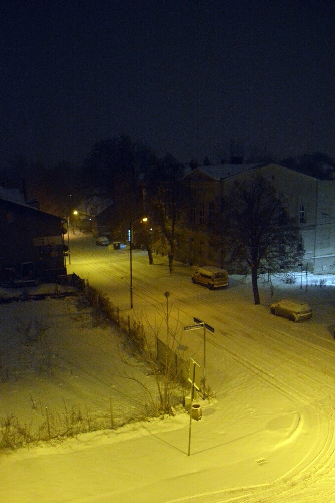 Ostatnie opady śniegu oraz bardzo niskie temperatury spowodowały, że poczuliśmy magię Świąt Bożego Narodzenia. Jak wygląda miasto przysypane śniegiem? Sprawdźcie w naszej galerii!

fot. Jacek Knapik