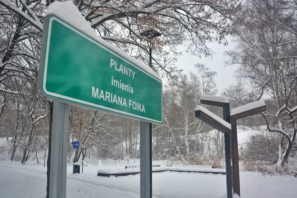 Ostatnie opady śniegu oraz bardzo niskie temperatury spowodowały, że poczuliśmy magię Świąt Bożego Narodzenia. Jak wygląda miasto przysypane śniegiem? Sprawdźcie w naszej galerii!

fot. Jacek Knapik