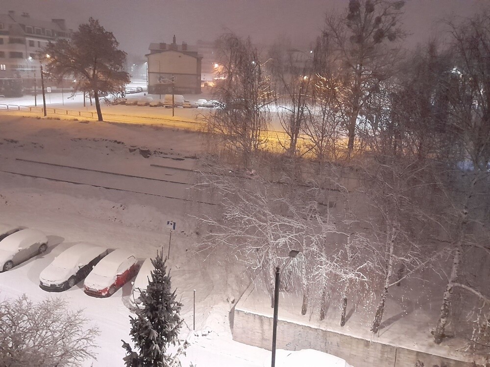 Śnieg zadomowił się u nas chyba na dobre. Zobaczcie, jak prezentuje się Ruda Śląska, przyozdobiona białym płaszczem. 

zdjęcia czytelników
