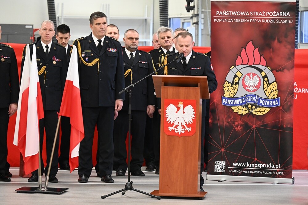 Dziś w Komendzie Miejskiej Państwowej Straży Pożarnej w Rudzie Śląskiej uroczystość zmiany komendanta miejskiego. / fot. UM Ruda Śląska
